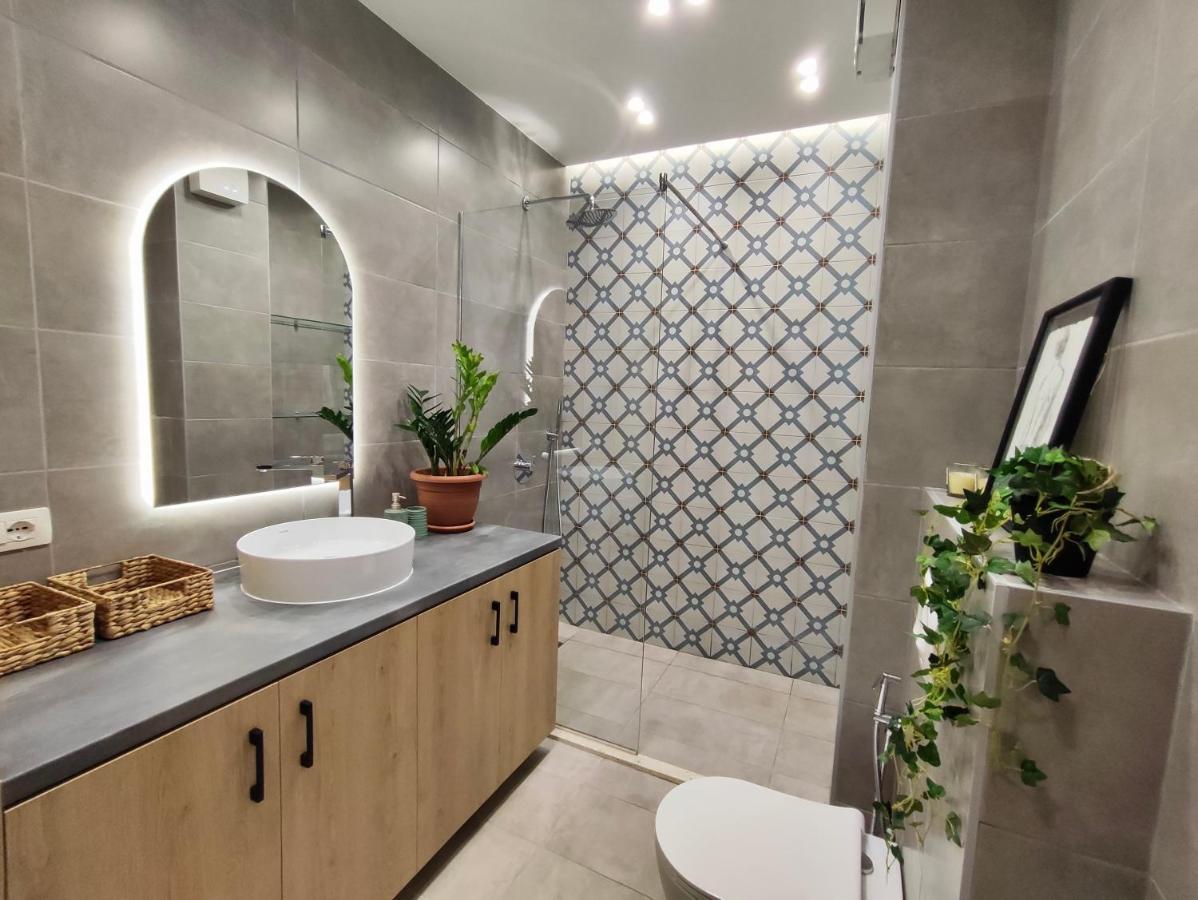 Modern Style 2Br-Apt - 10Min To Skanderbeg Square Apartment Tirana Bagian luar foto