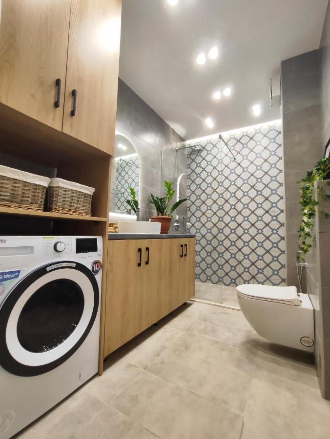 Modern Style 2Br-Apt - 10Min To Skanderbeg Square Apartment Tirana Bagian luar foto